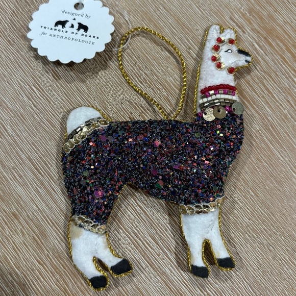 NWT Anthropologie Triangle of Bears Glitter Llama Christmas Ornament - Picture 3 of 5